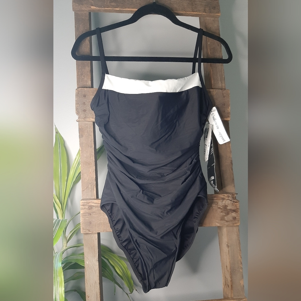 Miraclesuit Kara Swimsuit one piece size 12 black/white color block